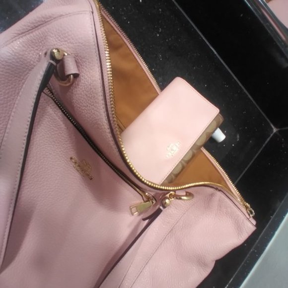 Pink coach tote and matching wallet set - Picture 3 of 6